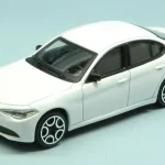 Alfa Romeo Giulia modellautó Ne maradj le