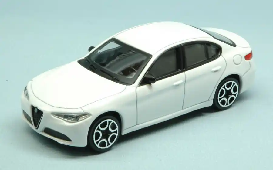 Alfa Romeo Giulia modellautó Ne maradj le