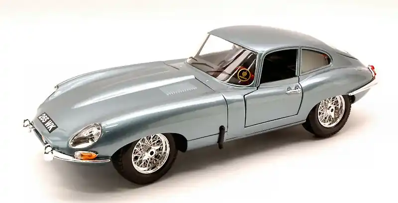 Rendeld meg most Jaguar E-type 1961 modellautó