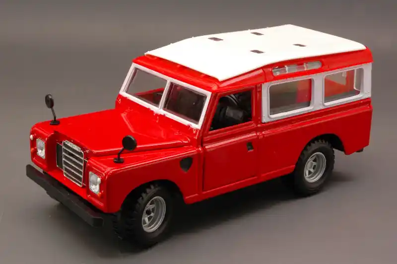 Árcsökkenés Land Rover Series III 110 1976 modellautó