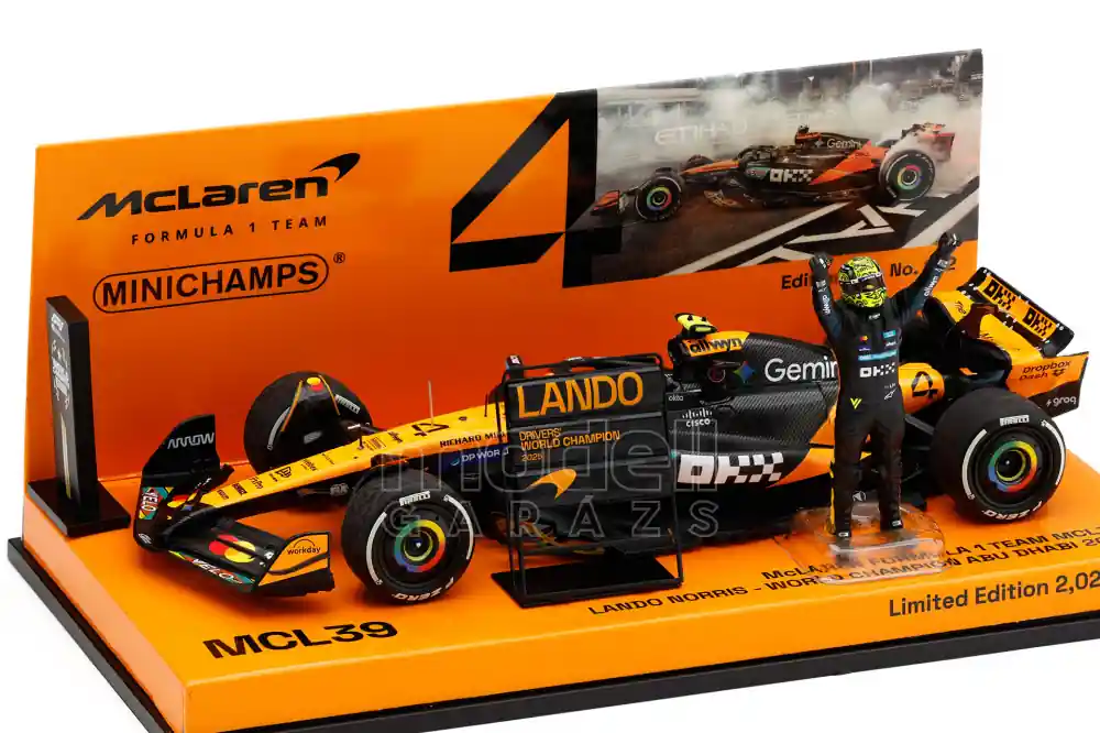 Azonnal elérhető McLaren F1 MCL39 4 Abu Dhabi GP (3rd) 2025 + L. Norris álló pilótával, Pit board táblával Limitált
