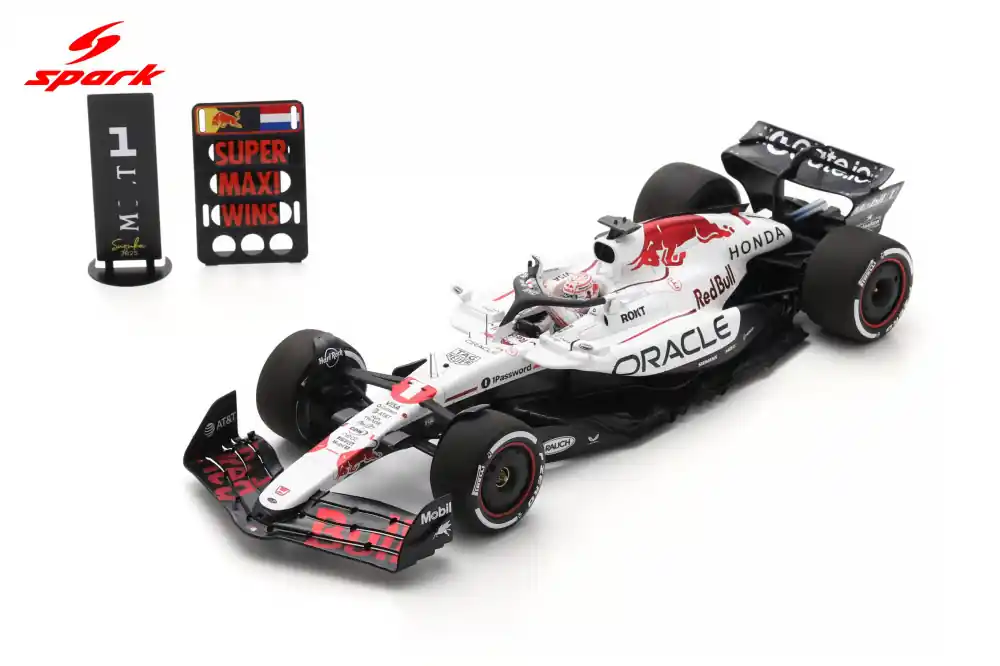 Red Bull F1 RB21 1 Japanese GP győztes 2025 M. Verstappen Pit Board táblával Népszerű