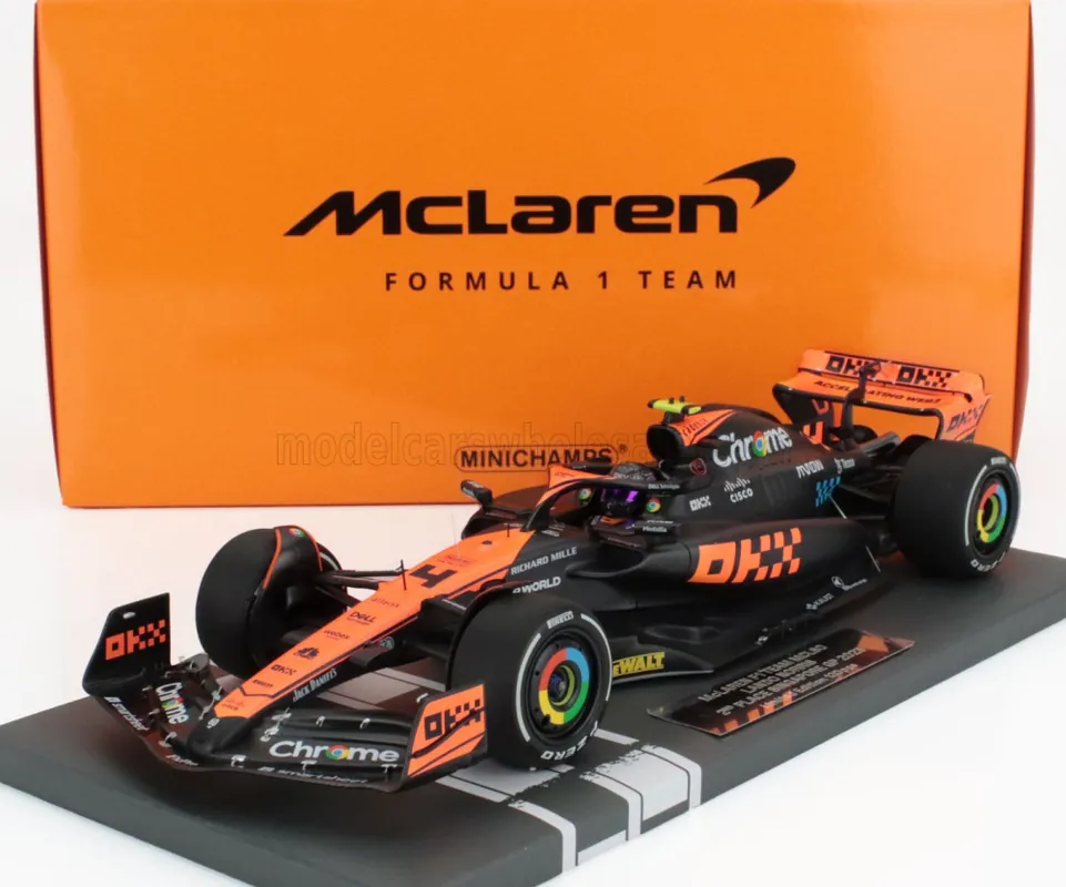 McLaren F1 MCL60 4 Singapore GP 2023 L. Norris Árcsökkenés