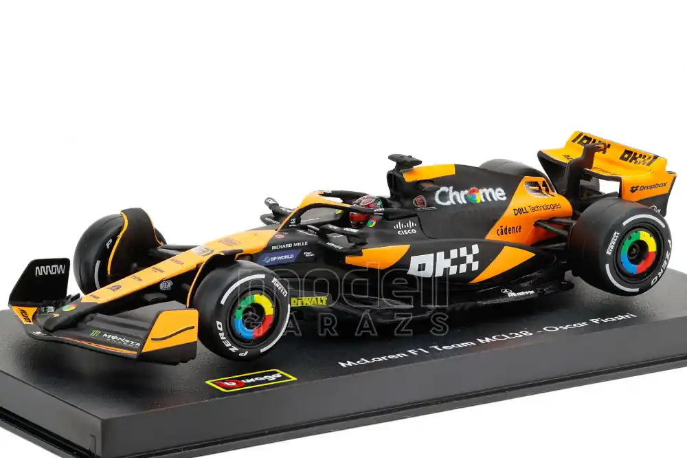 McLaren F1 MCL38 n.81 2024 O. Piastri pilótával és vitrinnel Vedd meg most