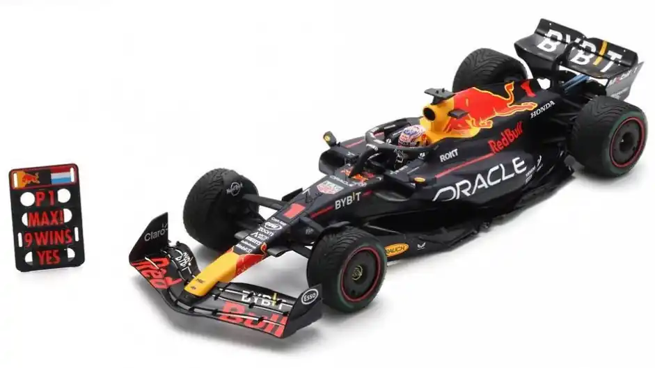 Vedd meg online Red Bull F1 RB19 n.1 Dutch GP 2023 M. Verstappen Pit Board táblával