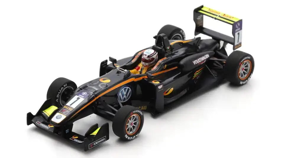 Expressz szállítás Dallara F3 n.7 Macau GP 2015 A. Giovinazzi