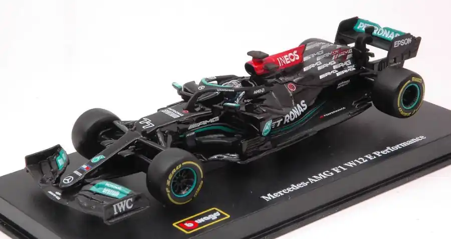 Mercedes F1 W12 EQ Power n.77 Valtteri Bottas 2021 vitrinnel és pilótával Vedd meg most