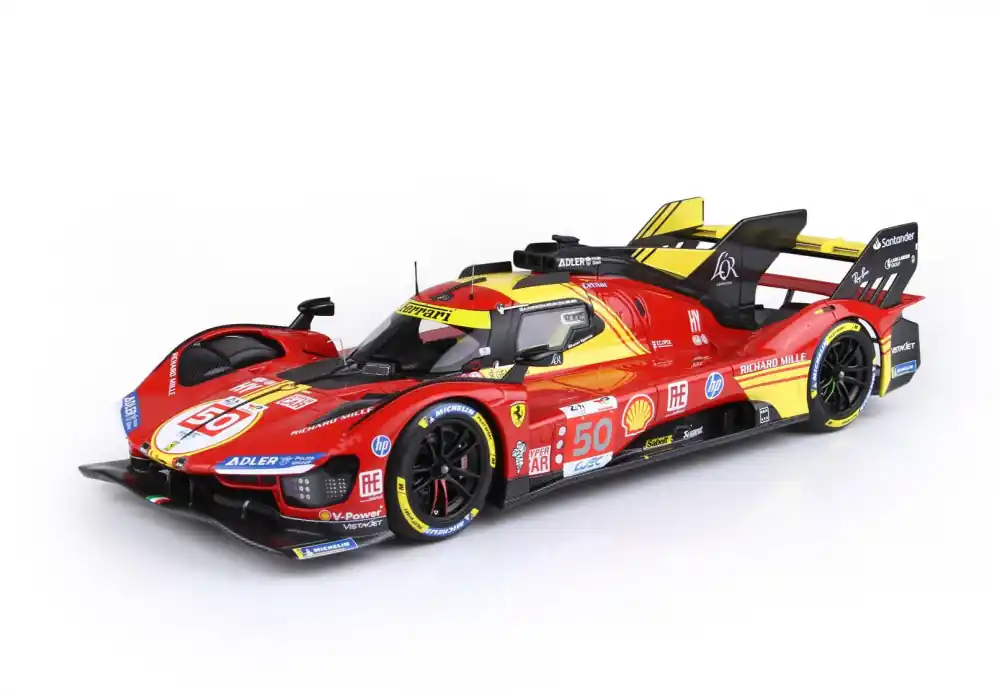 Végkiárusítás Ferrari 499P Team Ferrari AF Corse 50 24h Le Mans győztes 2024 A. Fuoco - M. Molina - N. Nielsen (vitrinnel) Limitált