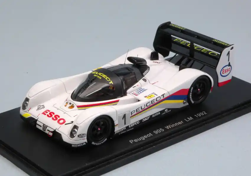 Peugeot 905 n.1 Le Mans 1992 D. Warwick - Y. Dalmas - M. Blundell Ne maradj le