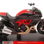 Ducati Diavel Carbon motor modell Olcsóbb