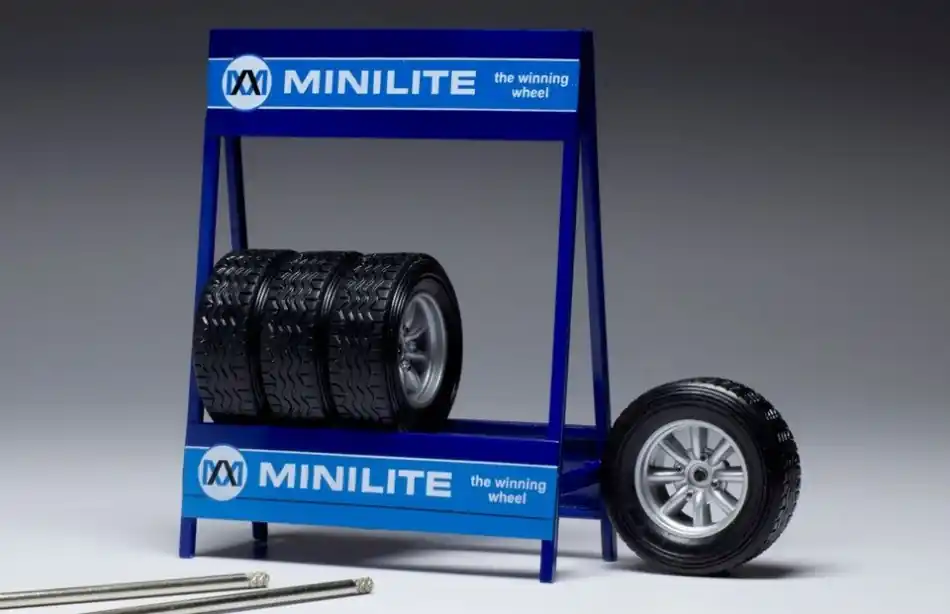 IXO Fém állvány 4 gumiabronccsal Minilite 1 18 Biztonságos vásárlás